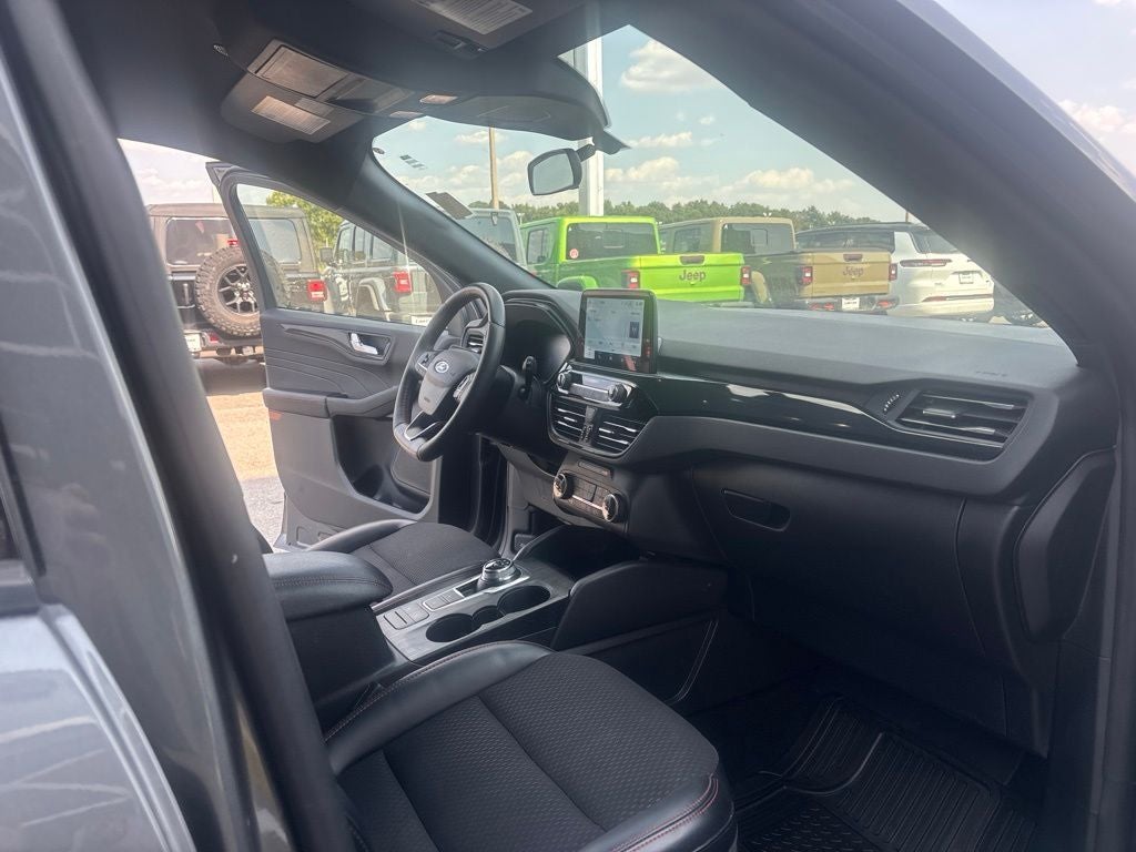 2025 Ford Escape ST-Line Select
