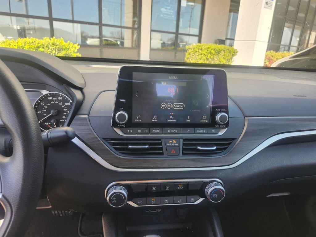 2025 Nissan Altima SV FWD