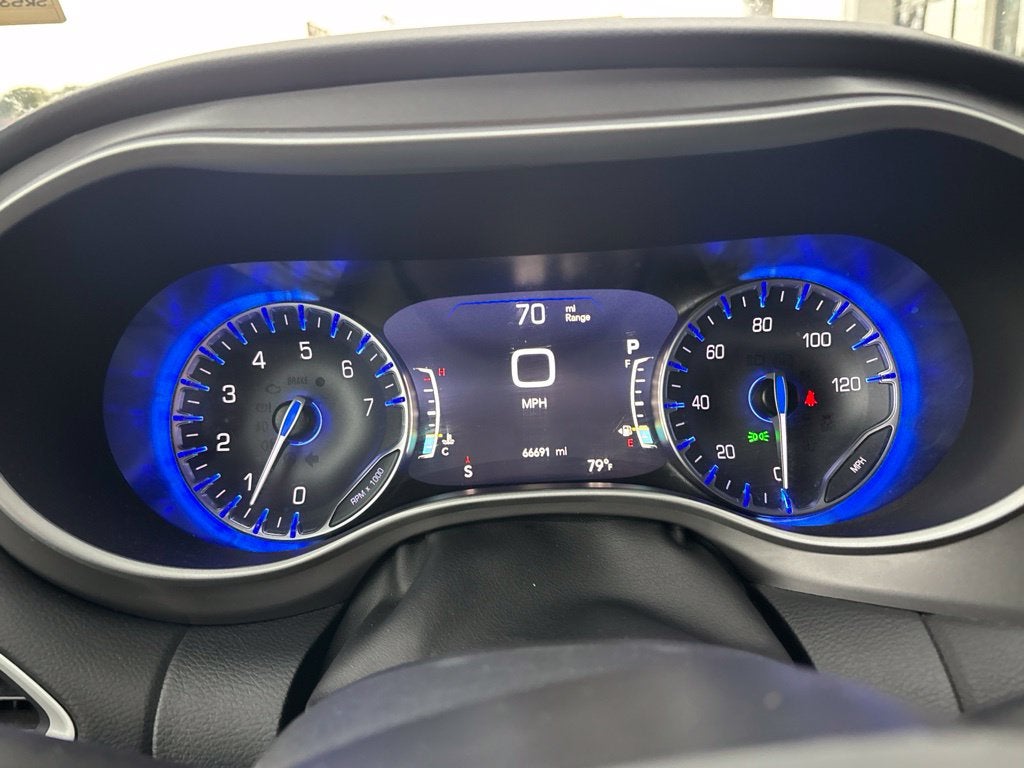 2025 Chrysler Pacifica Select