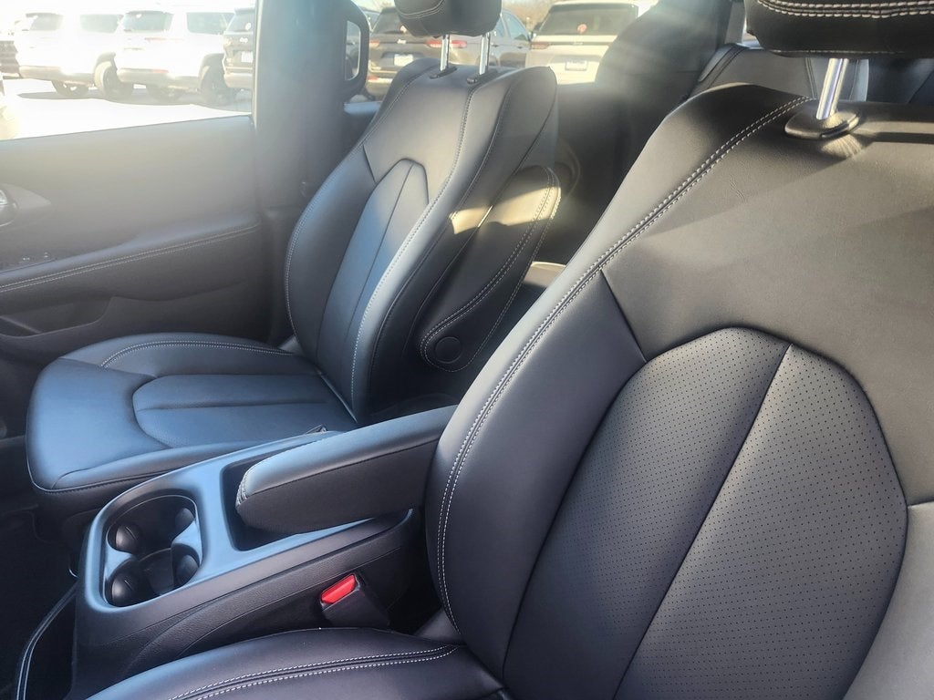 2026 Chrysler Voyager VOYAGER LX