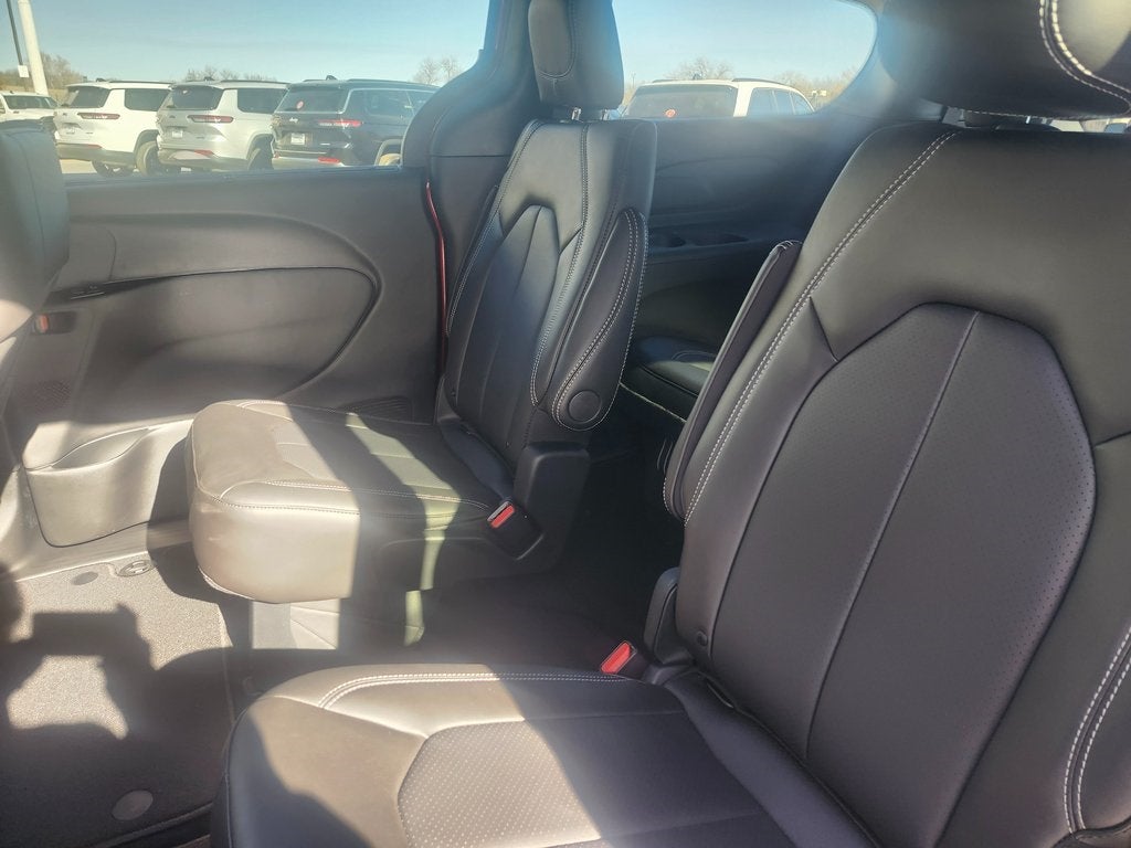 2026 Chrysler Voyager VOYAGER LX