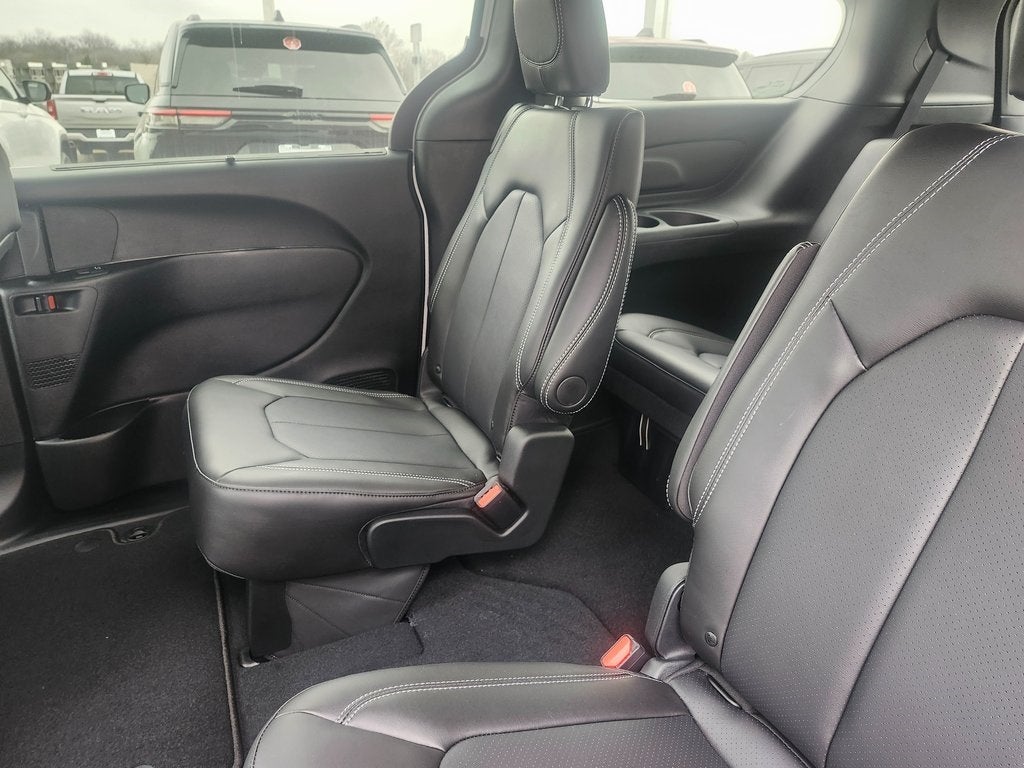 2026 Chrysler Voyager VOYAGER LX