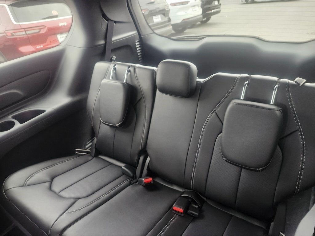 2026 Chrysler Voyager VOYAGER LX