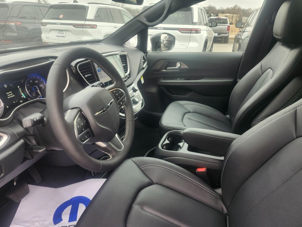 2026 Chrysler Voyager VOYAGER LX