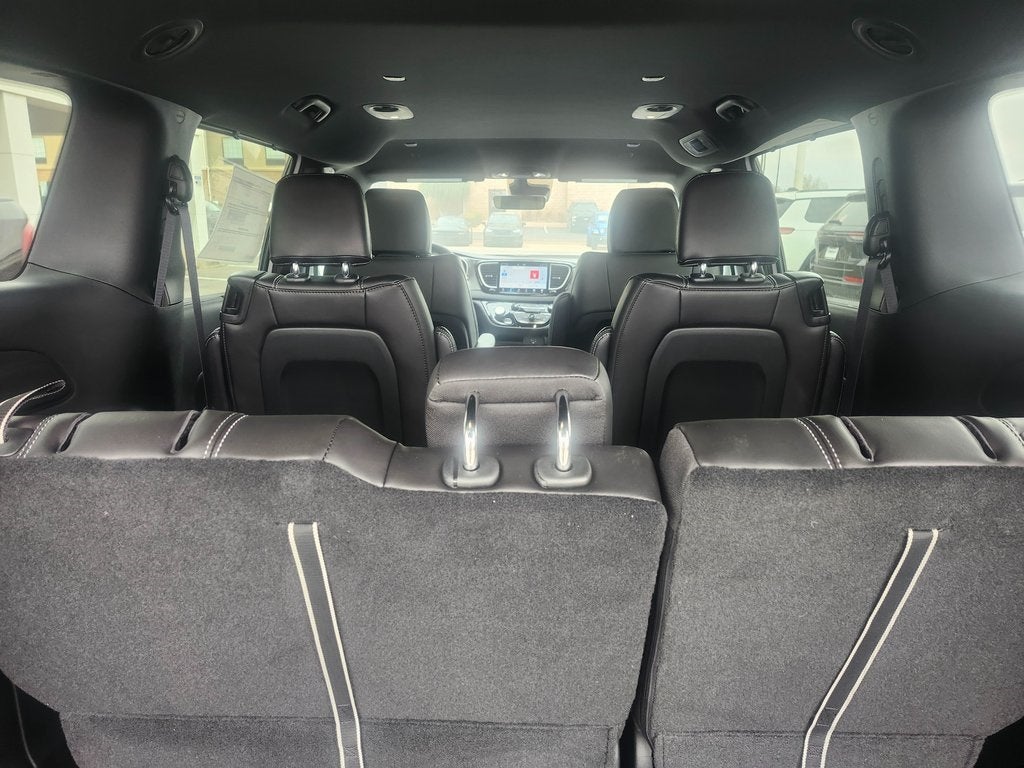 2026 Chrysler Voyager VOYAGER LX