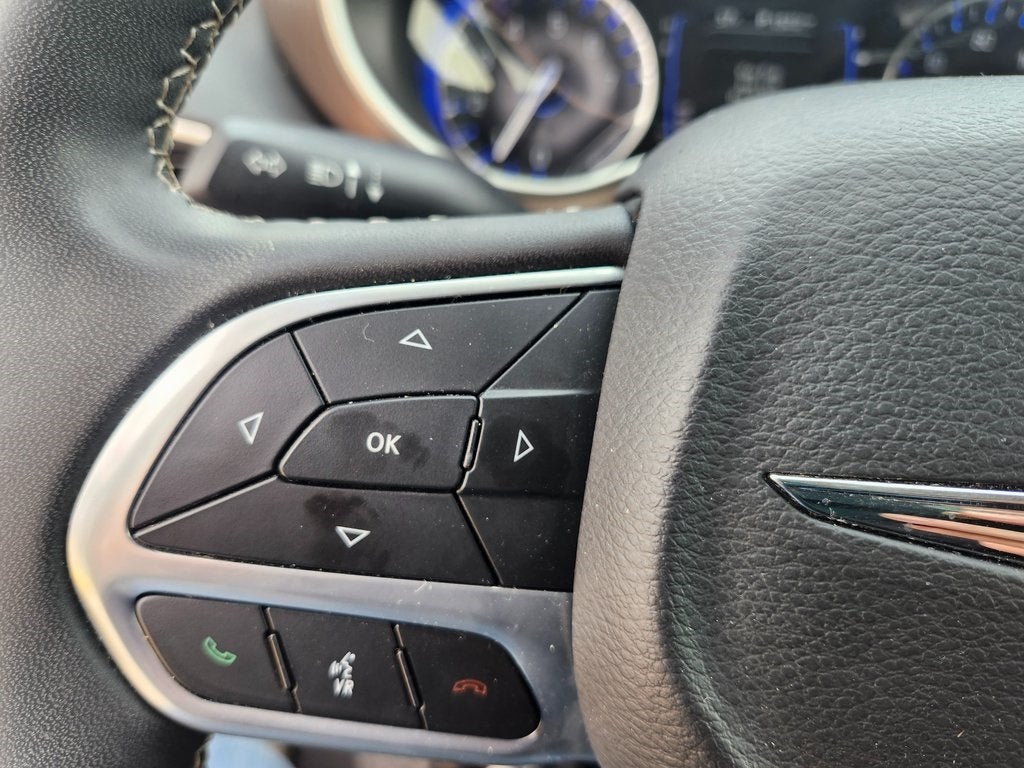 2023 Chrysler Voyager LX