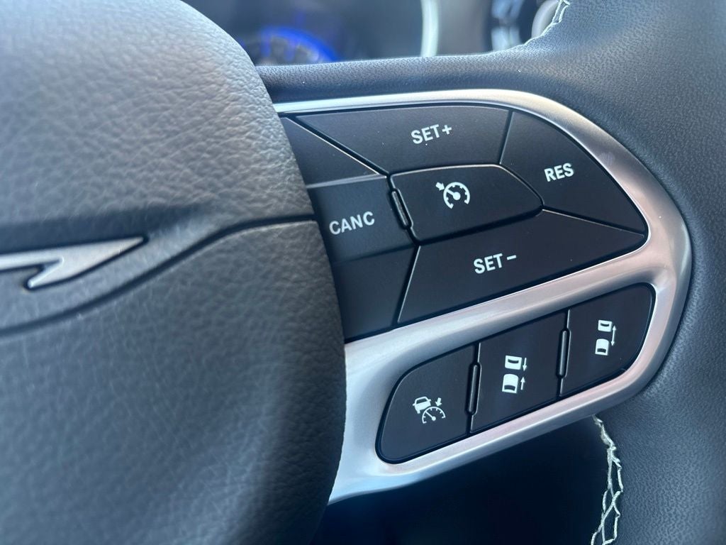 2027 Chrysler Pacifica PACIFICA SELECT AWD
