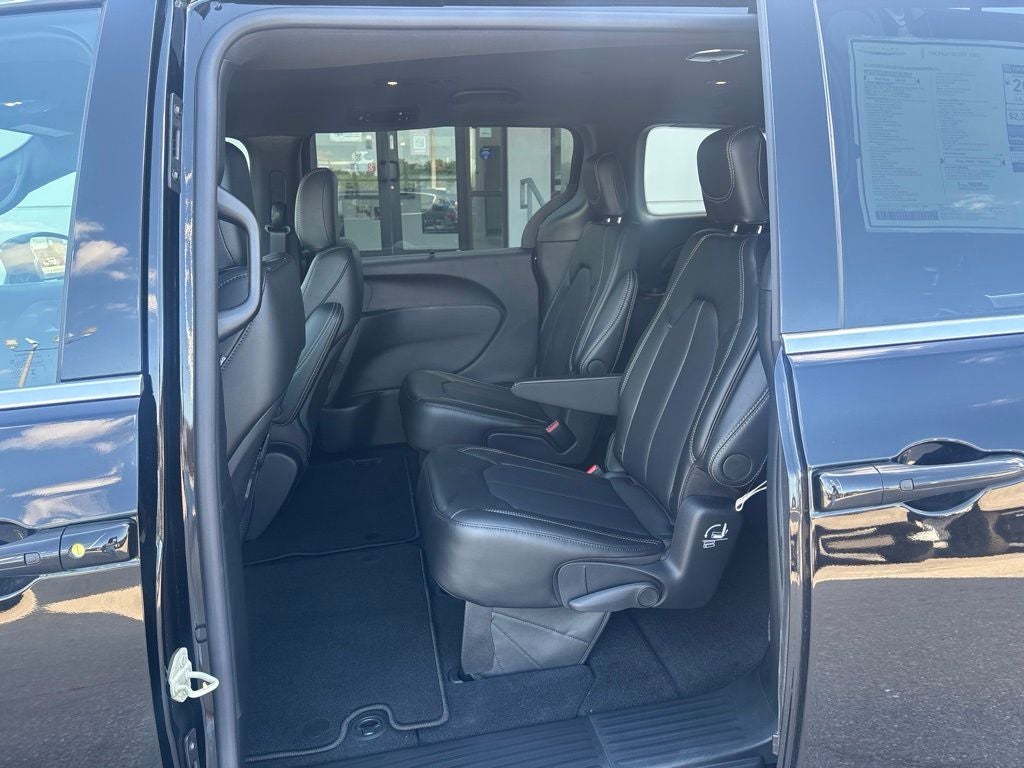 2027 Chrysler Pacifica PACIFICA SELECT AWD