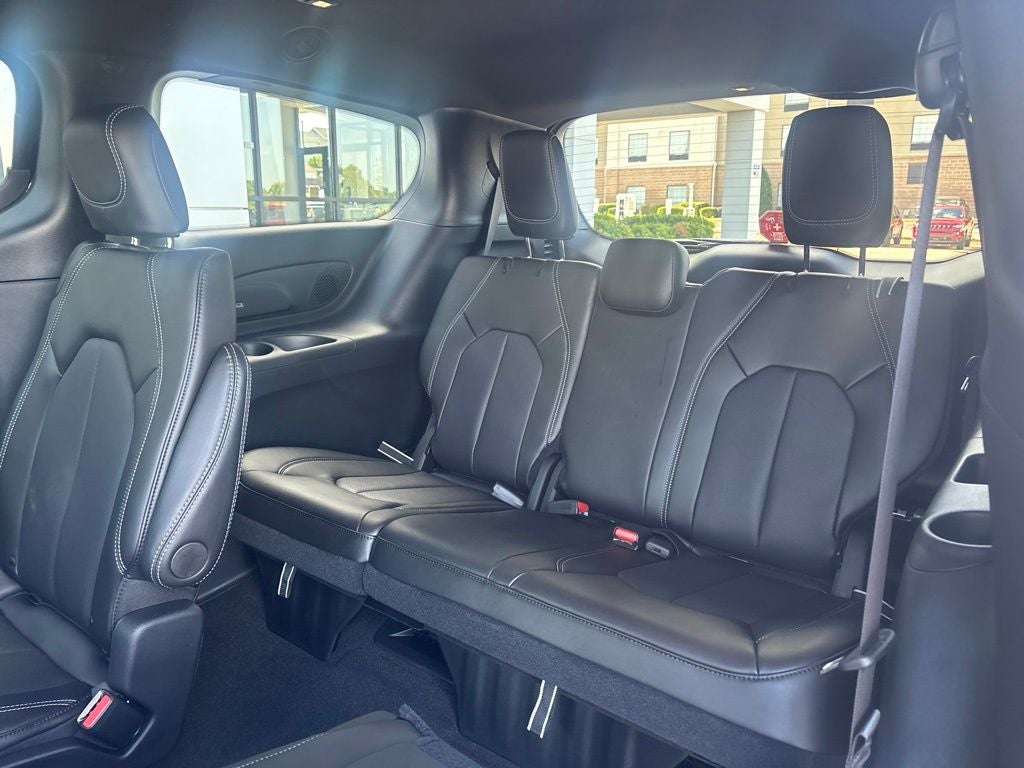 2027 Chrysler Pacifica PACIFICA SELECT AWD