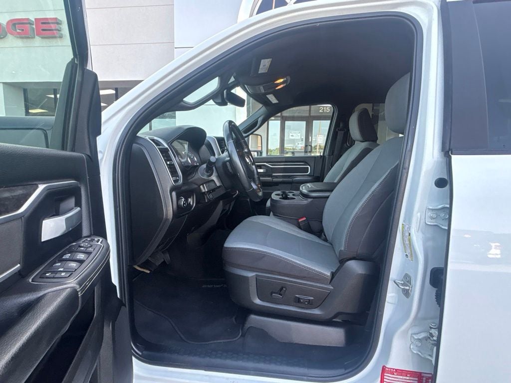 2024 RAM 3500 Big Horn Crew Cab 4x4 8' Box