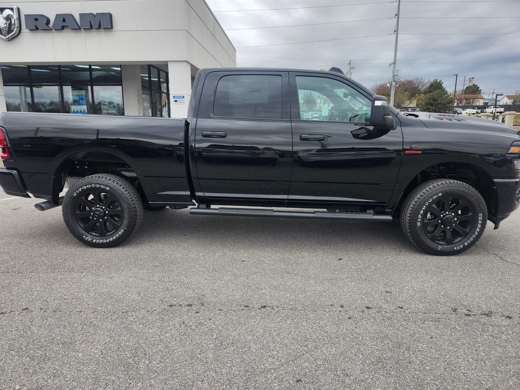 2026 RAM Ram 2500 RAM 2500 BLACK EXPRESS CREW CAB 4X4 6'4' BOX