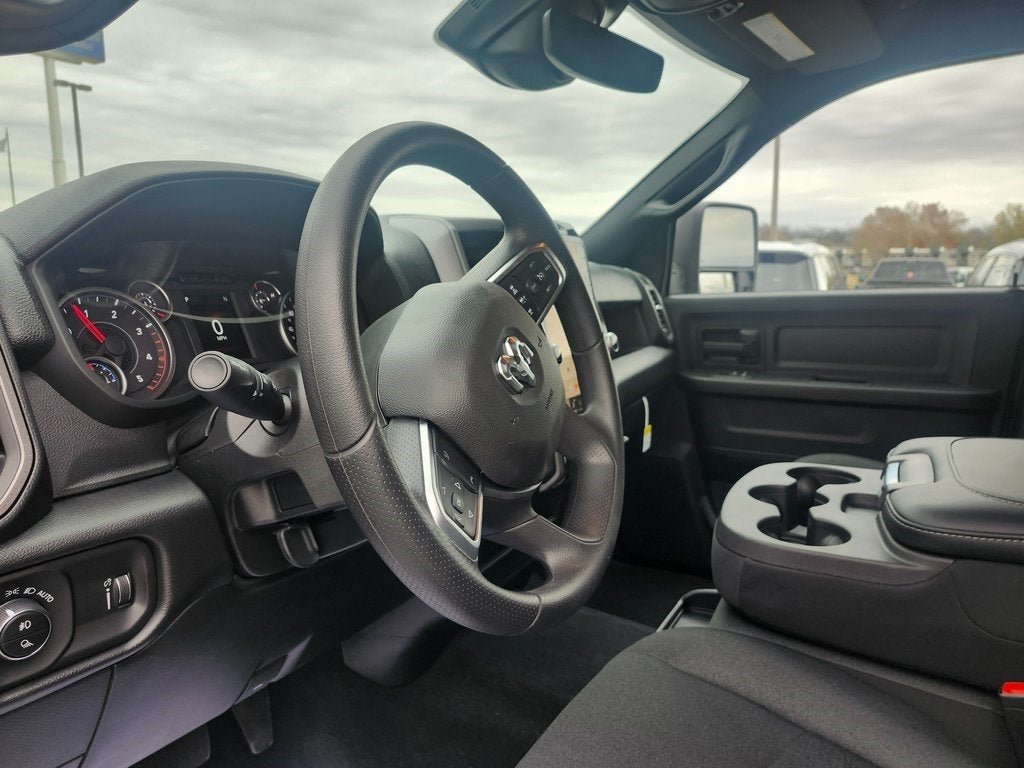 2026 RAM Ram 2500 RAM 2500 BLACK EXPRESS CREW CAB 4X4 6'4' BOX