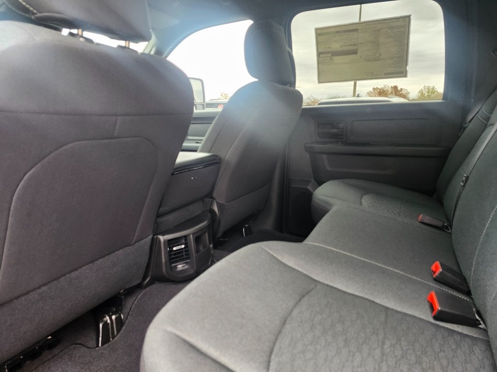 2026 RAM Ram 2500 RAM 2500 BLACK EXPRESS CREW CAB 4X4 6'4' BOX