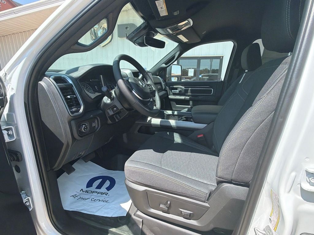 2026 RAM 3500 RAM 3500 BIG HORN CREW CAB 4X4 8' BOX