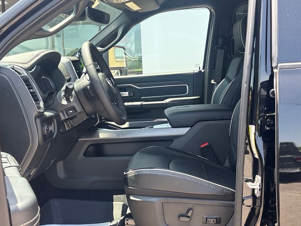 2026 RAM Ram 3500 RAM 3500 LARAMIE CREW CAB 4X4 8' BOX