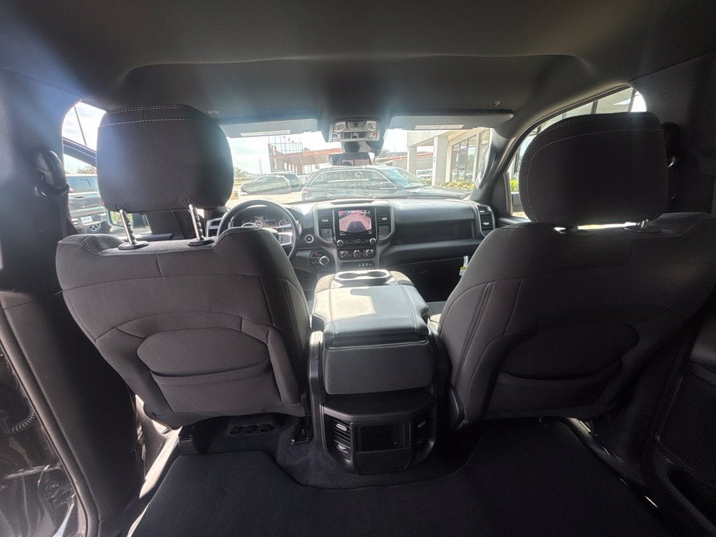 2027 RAM Ram 1500 RAM 1500 TRADESMAN CREW CAB 4X4 5'7' BOX