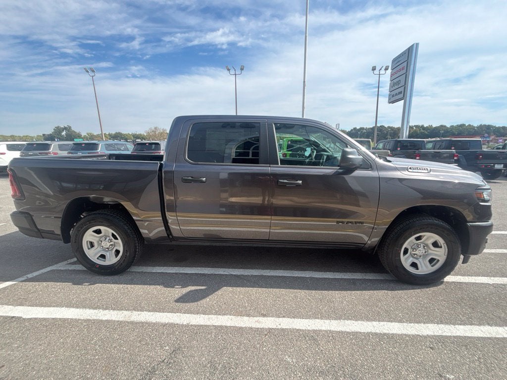 2027 RAM Ram 1500 RAM 1500 TRADESMAN CREW CAB 4X4 5'7' BOX