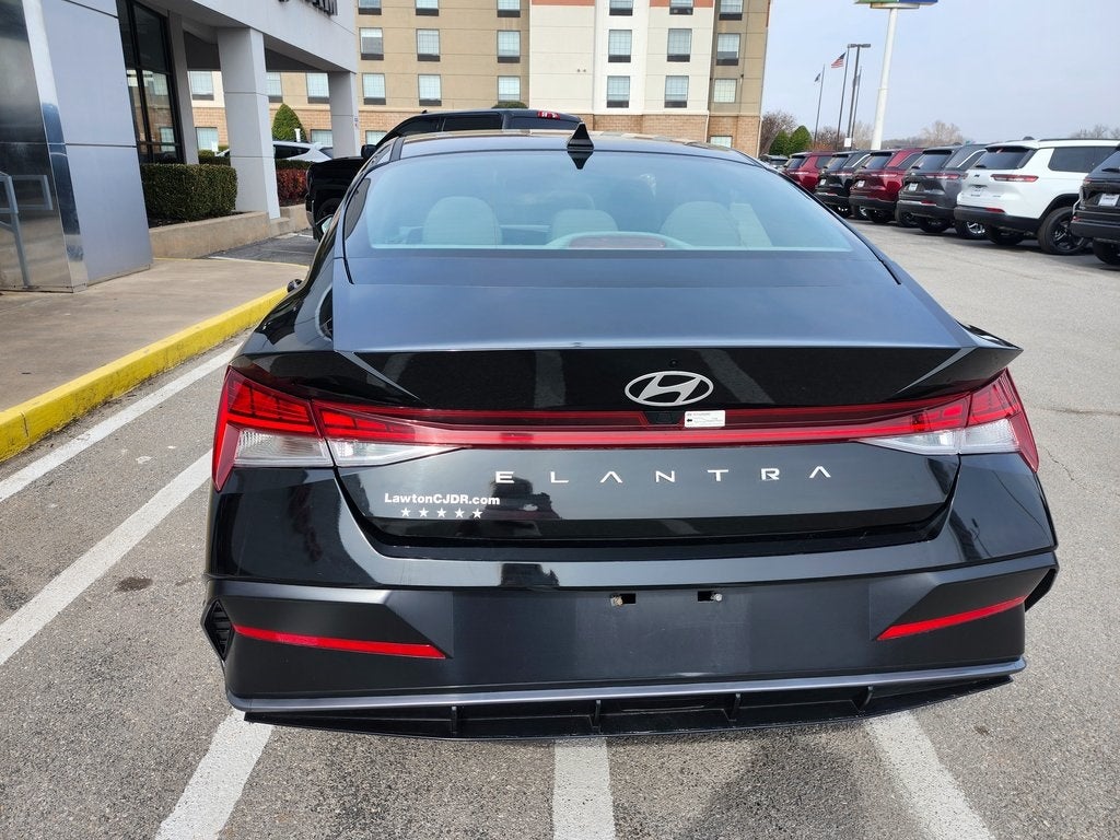 2025 Hyundai Elantra SEL Convenience
