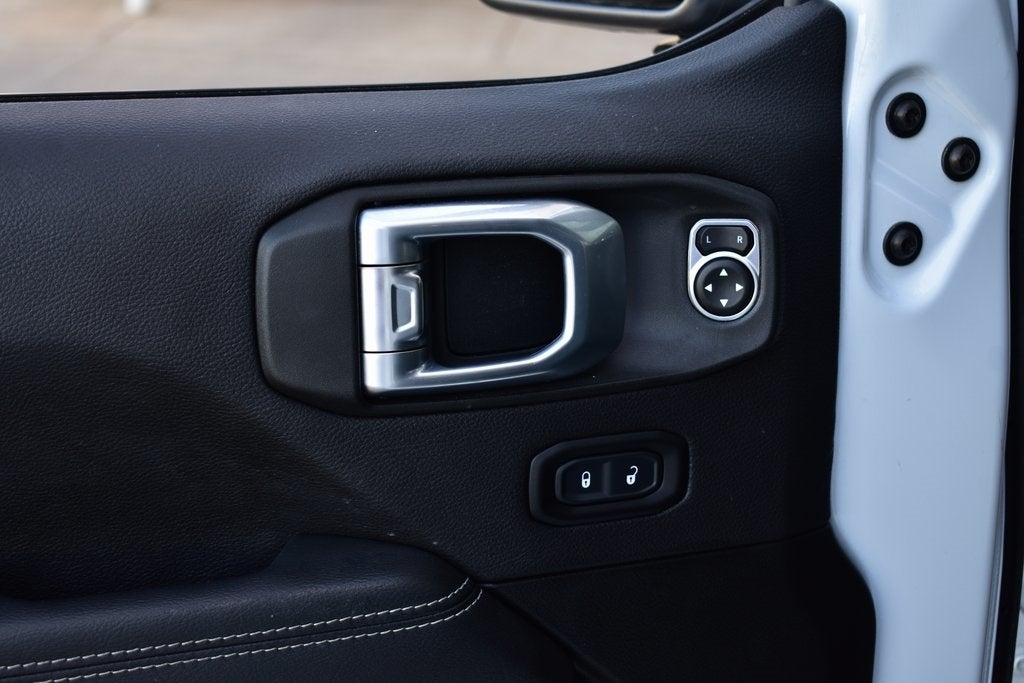 2023 Jeep Wrangler Sahara 4xe w/Body Colored Hard Top