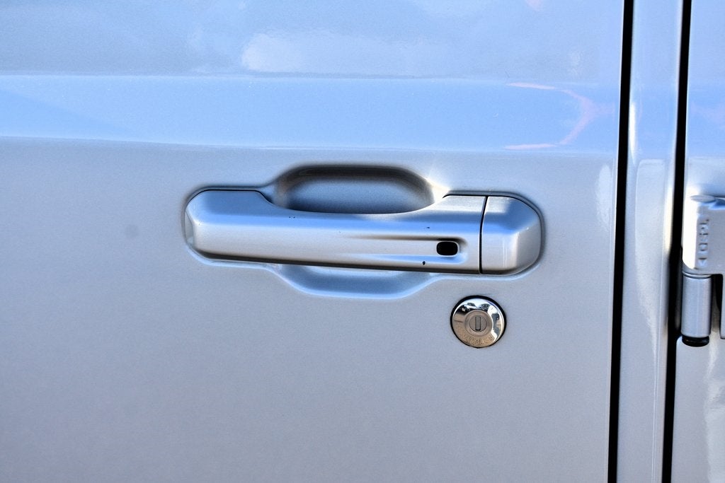 2022 Jeep Wrangler Unlimited Sahara 4xe Sky Touch Roof