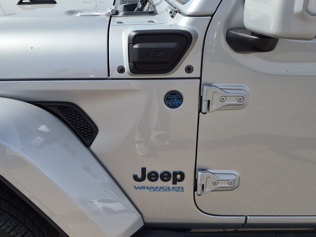 2022 Jeep Wrangler Unlimited Sahara 4xe Sky Touch Roof