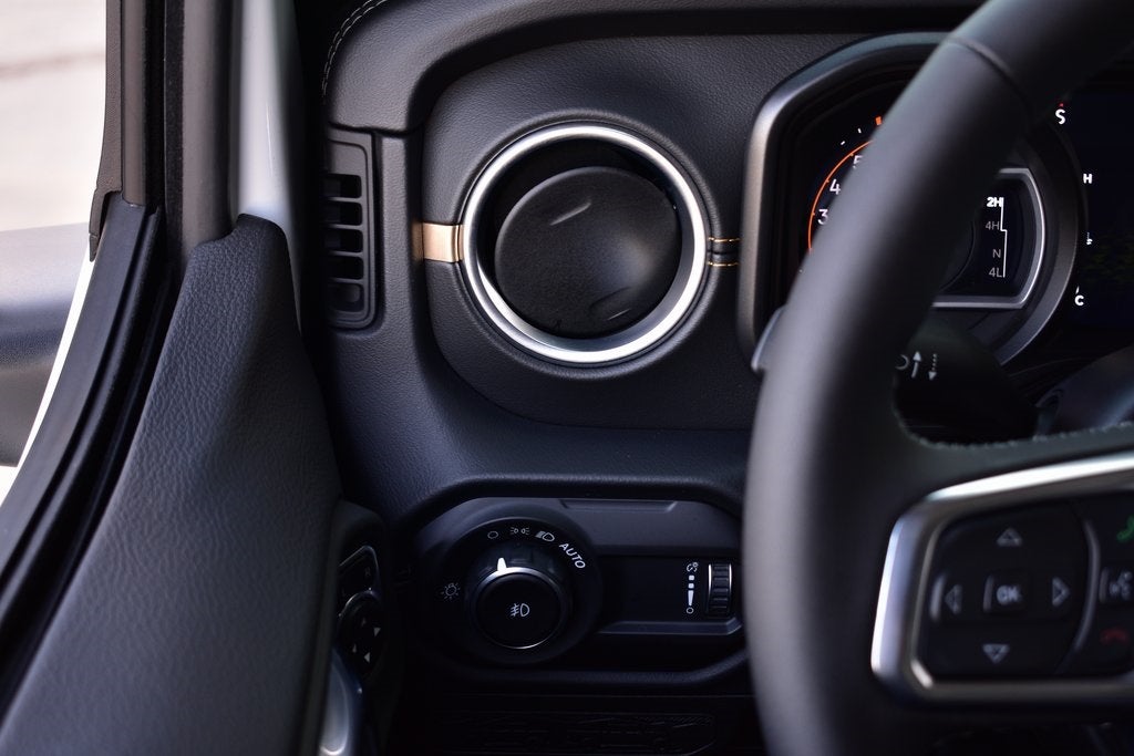 2025 Jeep Wrangler Sahara 4-Door 4x4