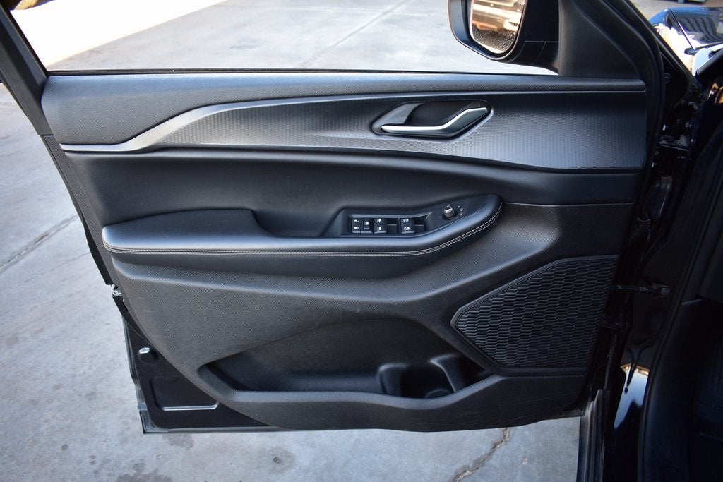 2023 Jeep Grand Cherokee Laredo 4x4