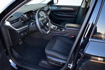 2023 Jeep Grand Cherokee Laredo 4x4