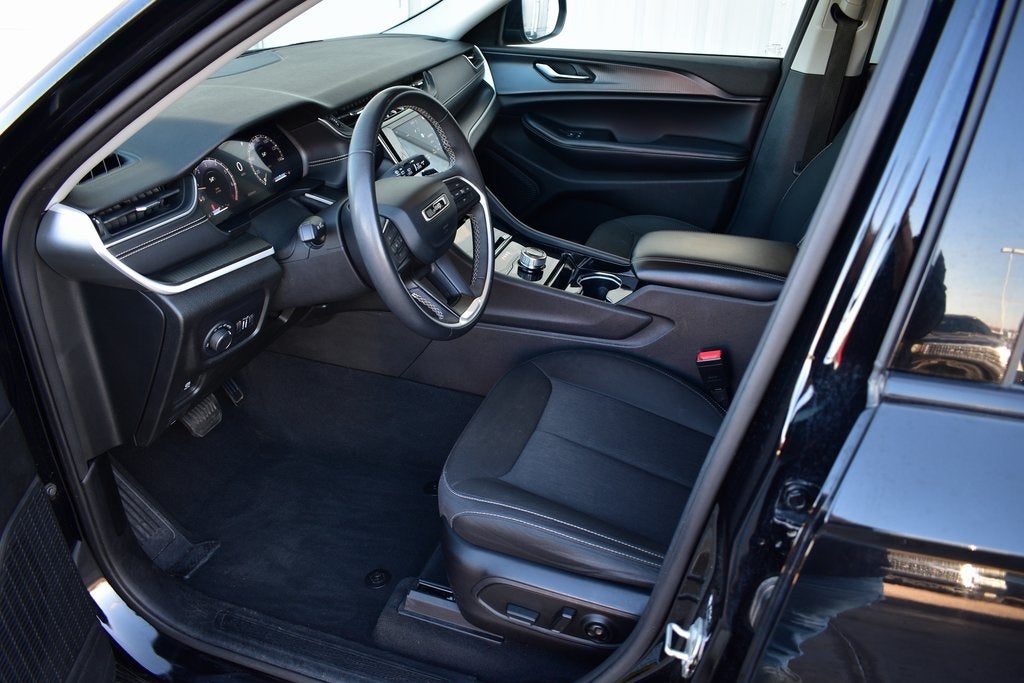 2023 Jeep Grand Cherokee Laredo 4x4