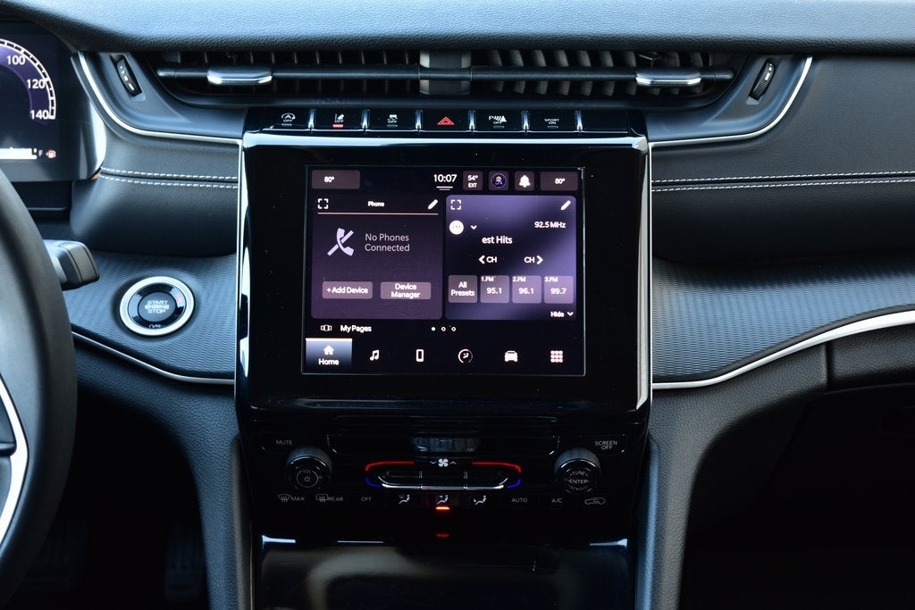 2023 Jeep Grand Cherokee Laredo 4x4