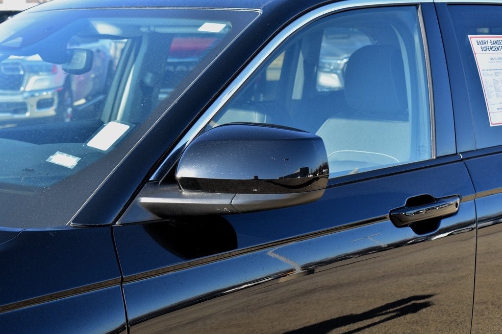 2023 Jeep Grand Cherokee Laredo 4x4