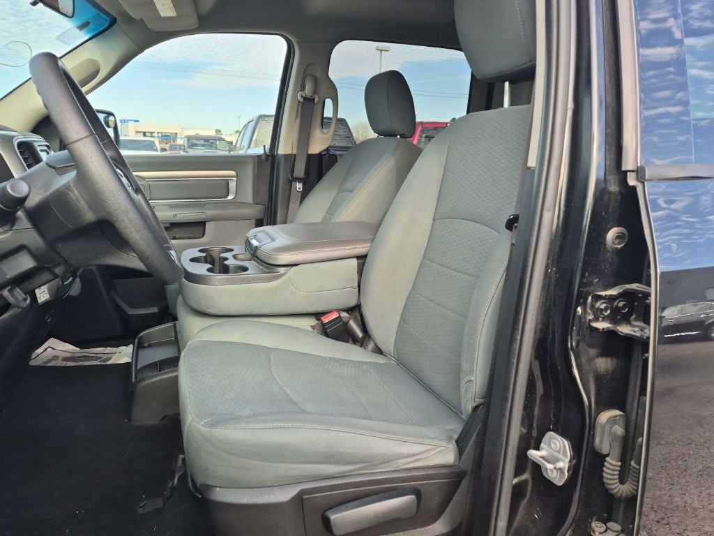 2020 RAM 1500 Classic SLT Crew Cab 4x4