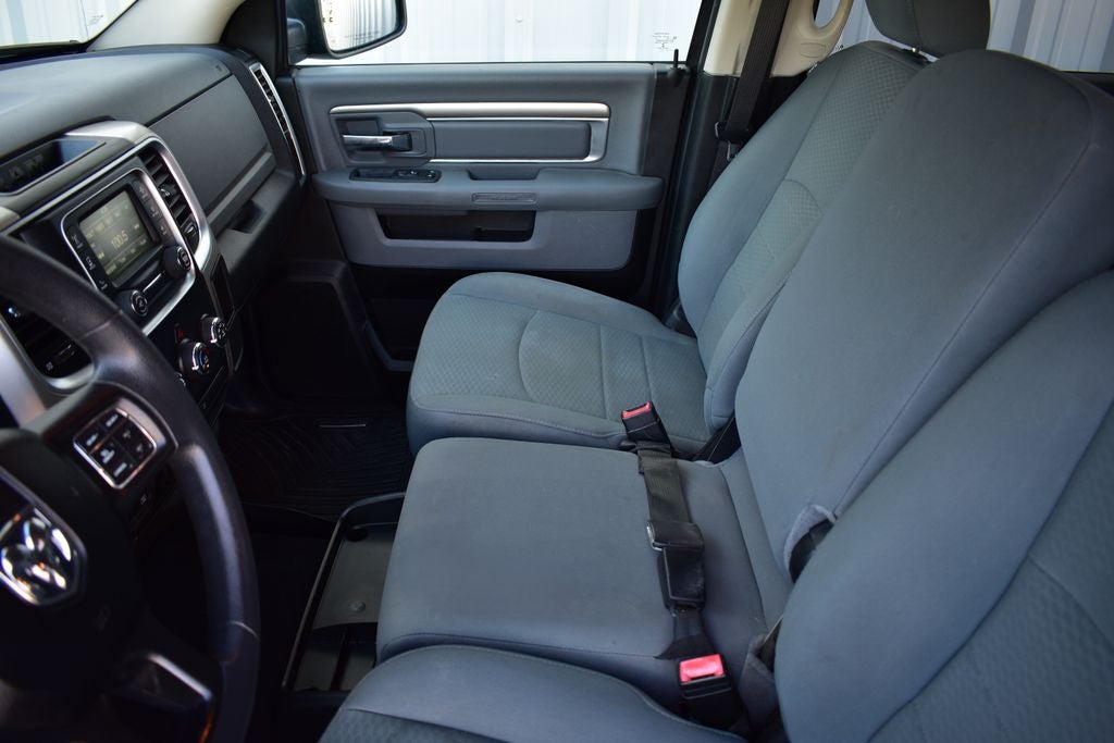 2020 RAM 1500 Classic SLT Crew Cab 4x4 w/5.7L Hemi