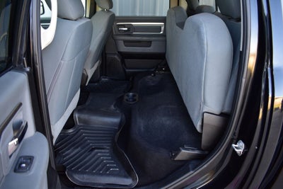 2020 RAM 1500 Classic SLT Crew Cab 4x4 w/5.7L Hemi