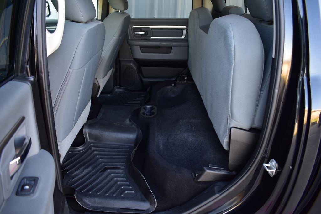 2020 RAM 1500 Classic SLT Crew Cab 4x4 w/5.7L Hemi