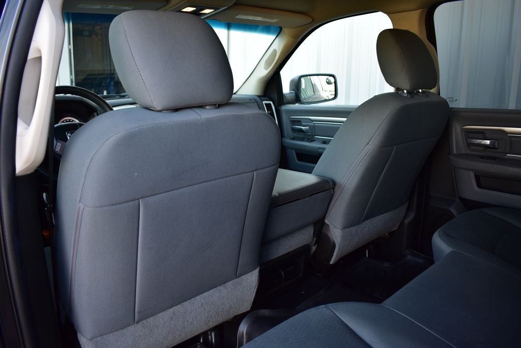 2020 RAM 1500 Classic SLT Crew Cab 4x4 w/5.7L Hemi