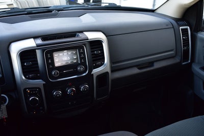 2020 RAM 1500 Classic SLT Crew Cab 4x4 w/5.7L Hemi