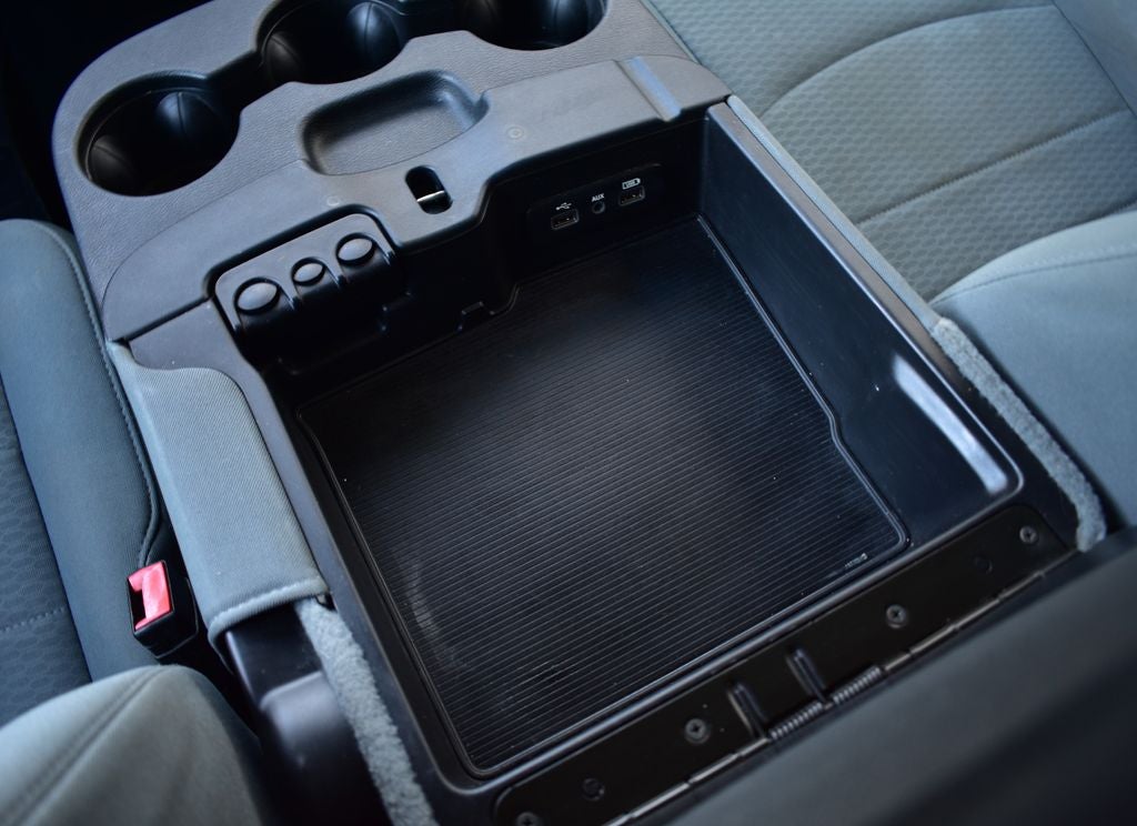 2020 RAM 1500 Classic SLT Crew Cab 4x4 w/5.7L Hemi