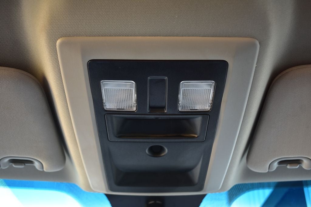 2020 RAM 1500 Classic SLT Crew Cab 4x4 w/5.7L Hemi