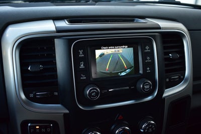 2020 RAM 1500 Classic SLT Crew Cab 4x4 w/5.7L Hemi