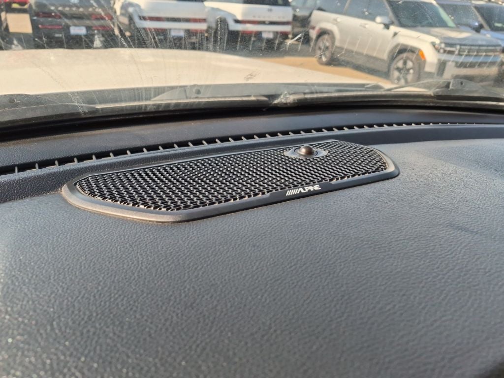 2020 RAM 1500 Laramie Quad Cab 4x4 w/5.7L Hemi