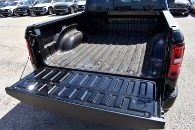 2026 RAM 1500 Big Horn/Lone Star Crew Cab 4x4 Night Edition w/5.7L Hemi