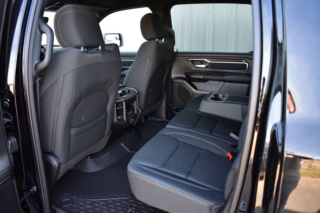 2026 RAM 1500 Big Horn/Lone Star Crew Cab 4x4 Night Edition w/5.7L Hemi