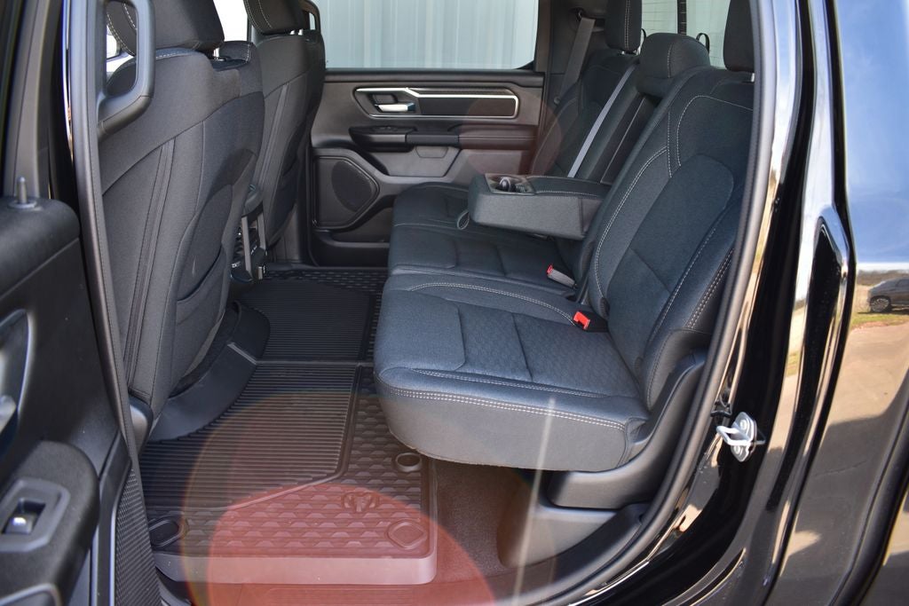 2026 RAM 1500 Big Horn/Lone Star Crew Cab 4x4 Night Edition w/5.7L Hemi