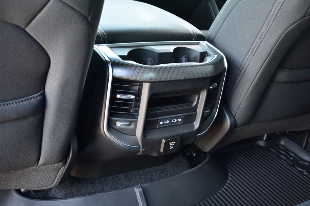 2026 RAM 1500 Big Horn/Lone Star Crew Cab 4x4 Night Edition w/5.7L Hemi