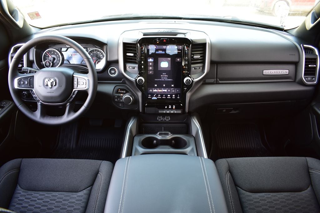 2026 RAM 1500 Big Horn/Lone Star Crew Cab 4x4 Night Edition w/5.7L Hemi