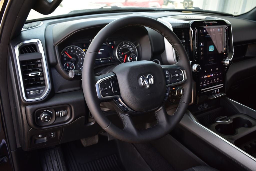 2026 RAM 1500 Big Horn/Lone Star Crew Cab 4x4 Night Edition w/5.7L Hemi