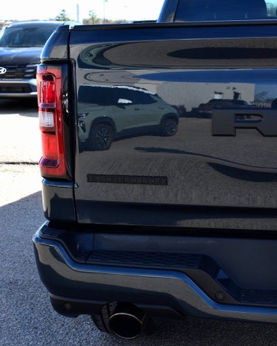 2026 RAM 1500 Big Horn/Lone Star Crew Cab 4x4 Night Edition w/5.7L Hemi