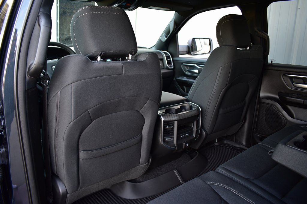 2026 RAM 1500 Big Horn/Lone Star Crew Cab 4x4 Night Edition w/5.7L Hemi