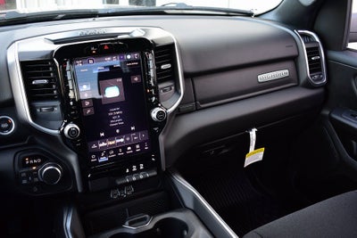 2026 RAM 1500 Big Horn/Lone Star Crew Cab 4x4 Night Edition w/5.7L Hemi